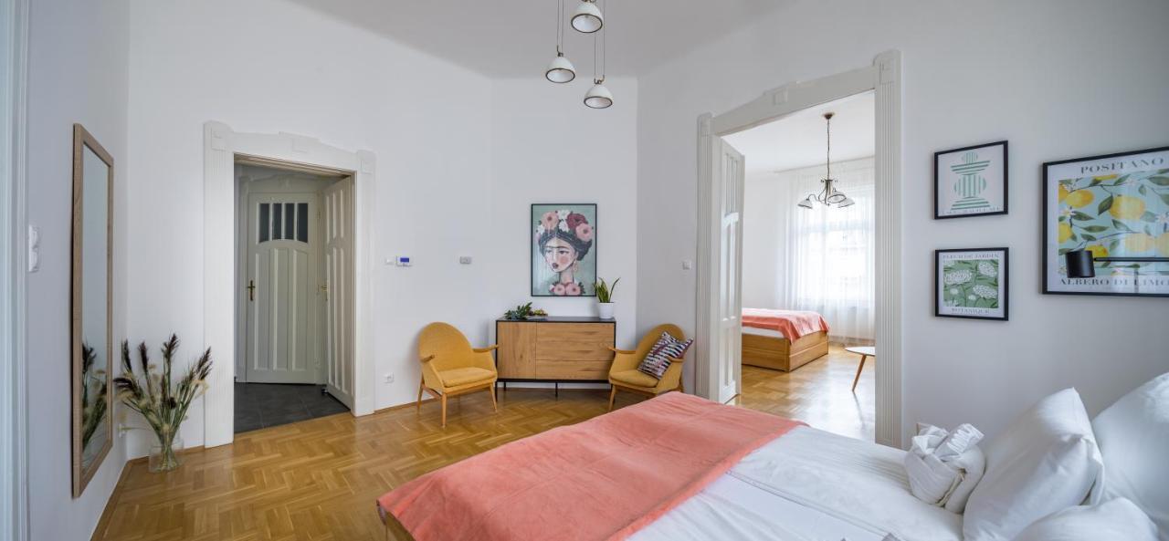 Captain Buda Apartment บูดาเปสต์ ภายนอก รูปภาพ